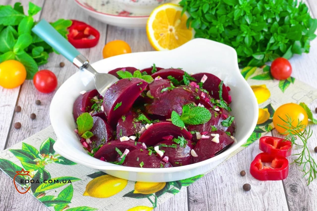 Буряк маринований з часником швидкого приготування