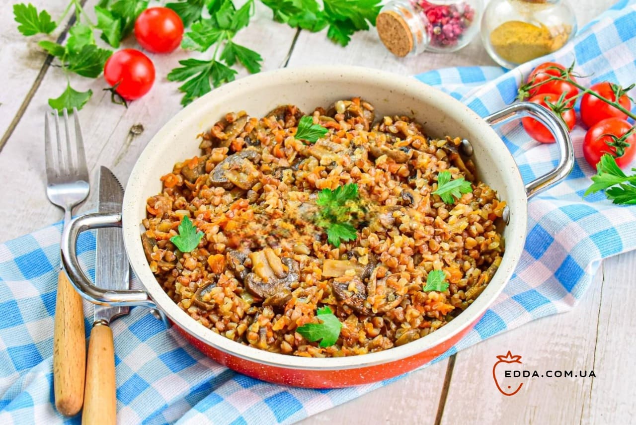 Гречка з печерицями