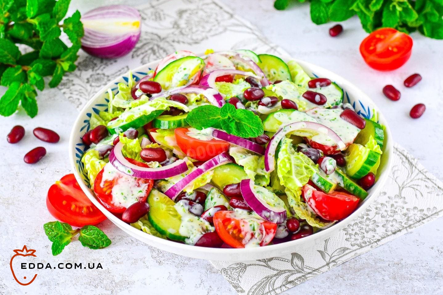 Салат із квасолею та пекінською капустою