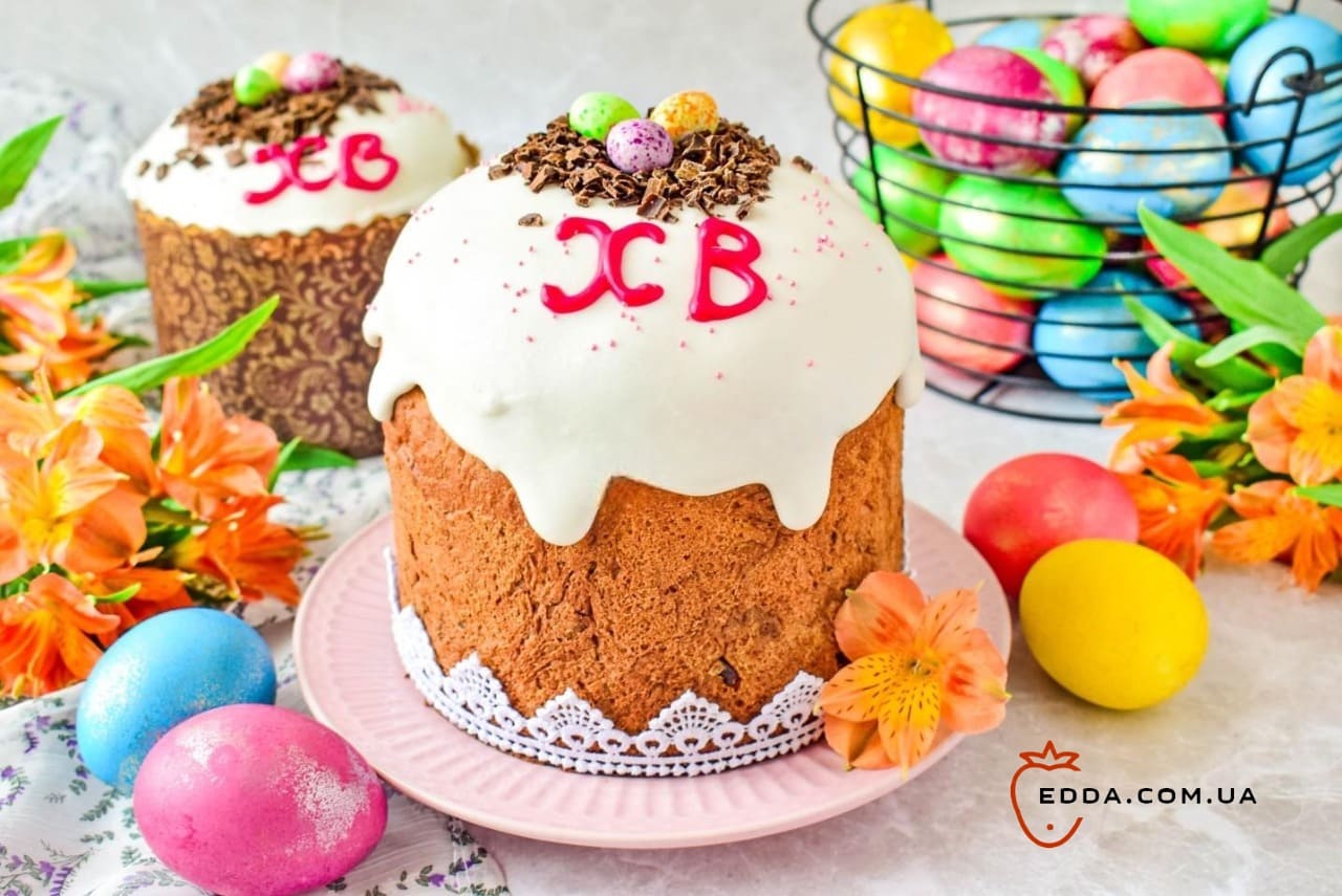 Великодня паска в духовці з родзинками