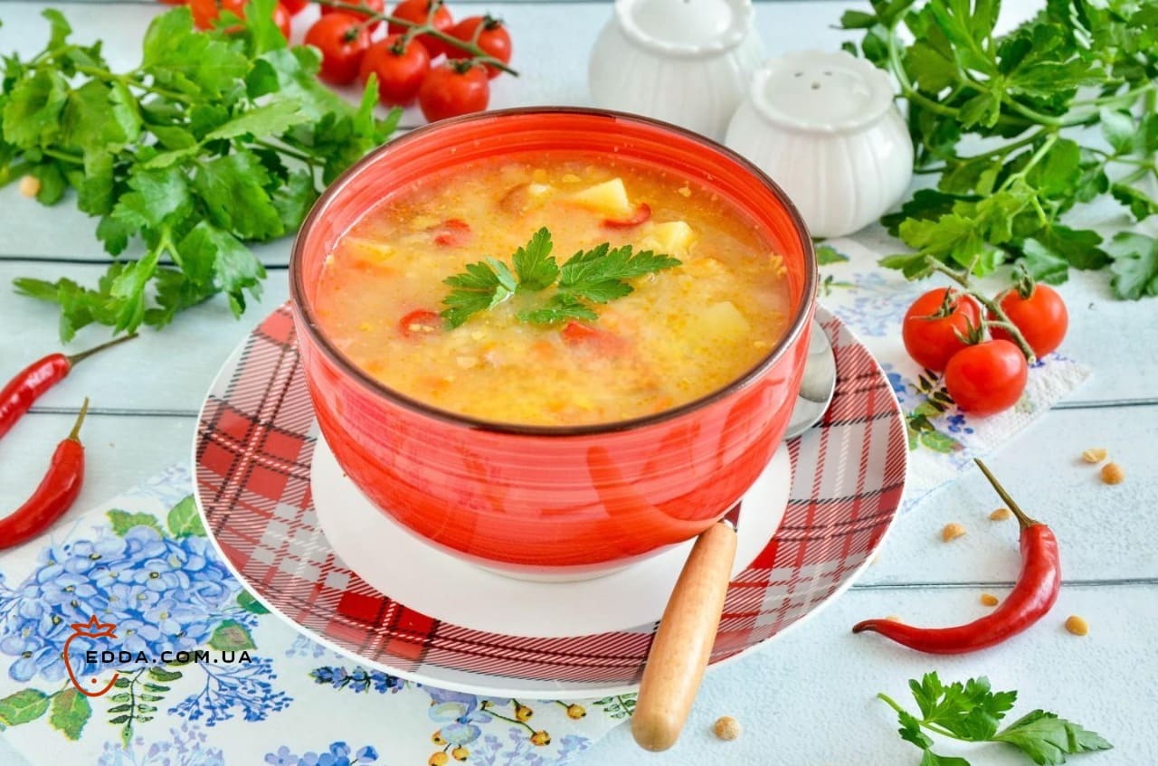 Гороховий суп з копченою куркою