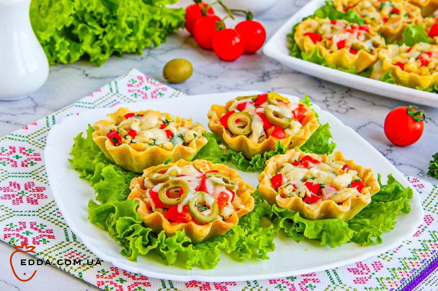 Курка в тарталетках в духовці