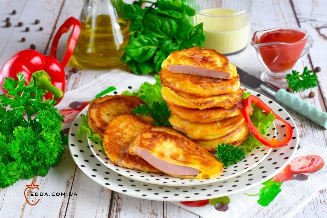 Ковбаса в клярі на сковороді