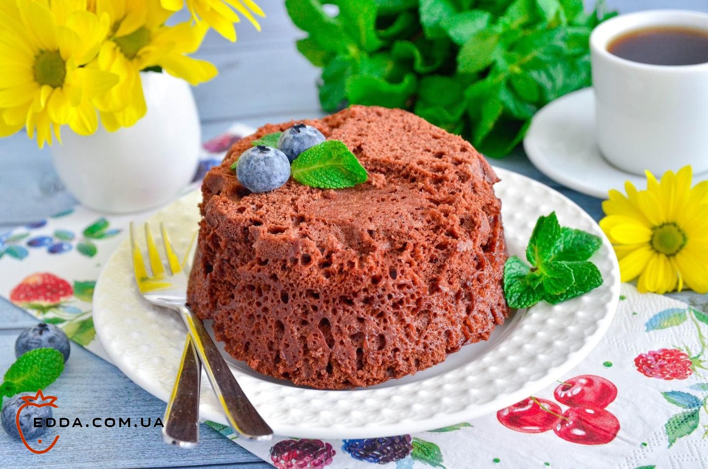 Бісквіт у мікрохвильовці за 10 хвилин