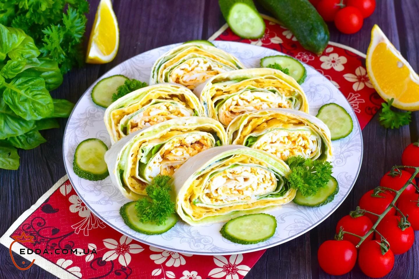 Рулет із лаваша з огірком і сиром