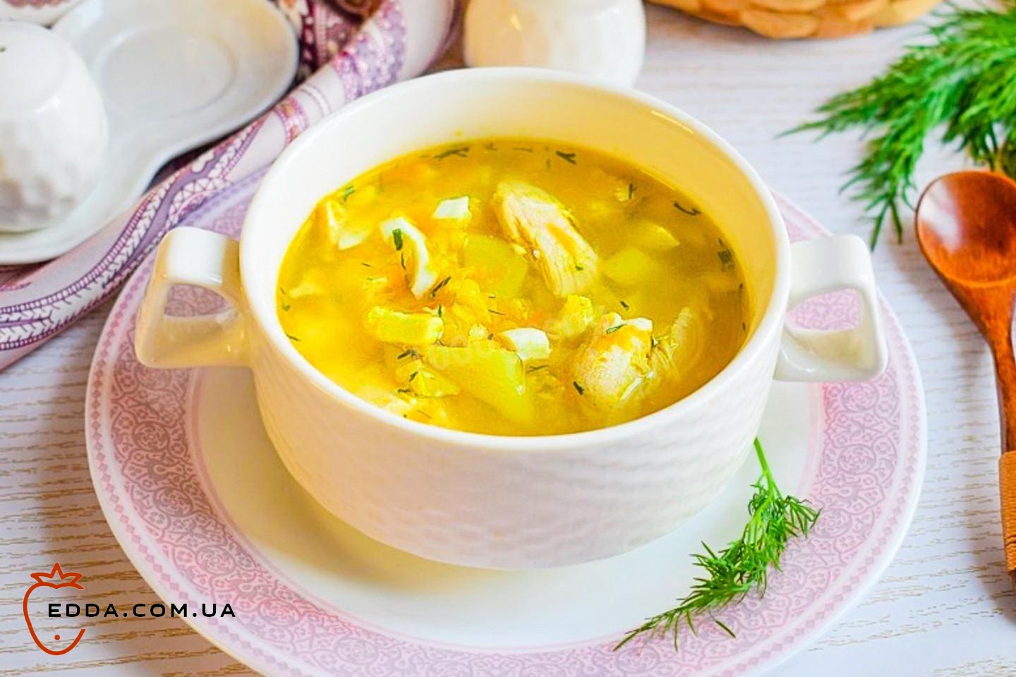 Суп з яйцем та куркою