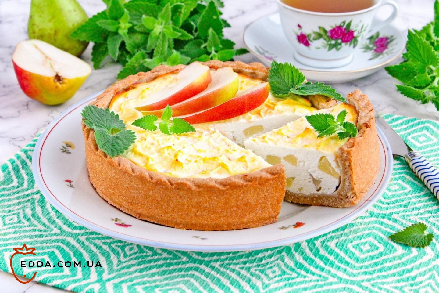 Пиріг з творогом у духовці