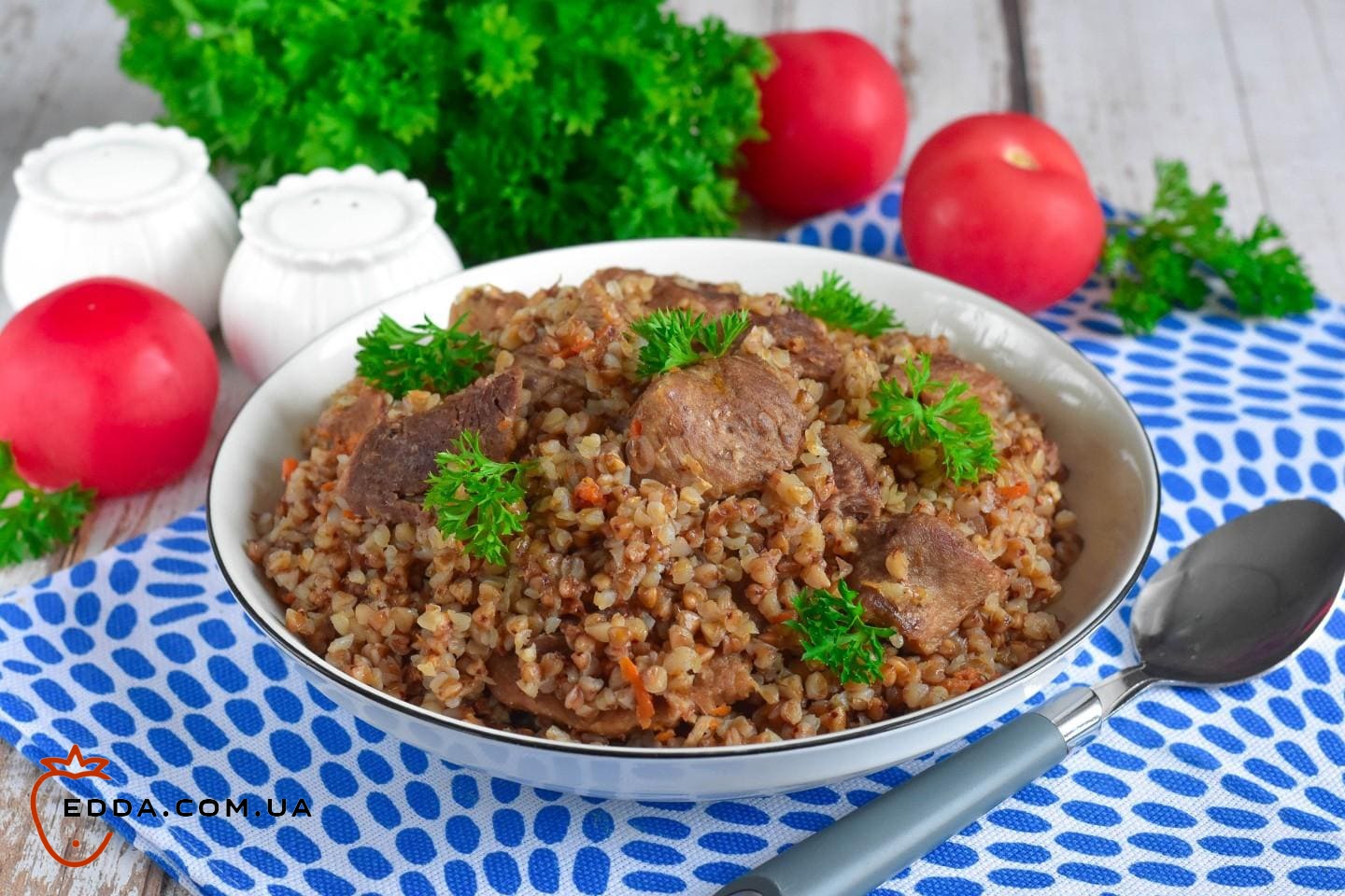 Гречка з м'ясом у казані