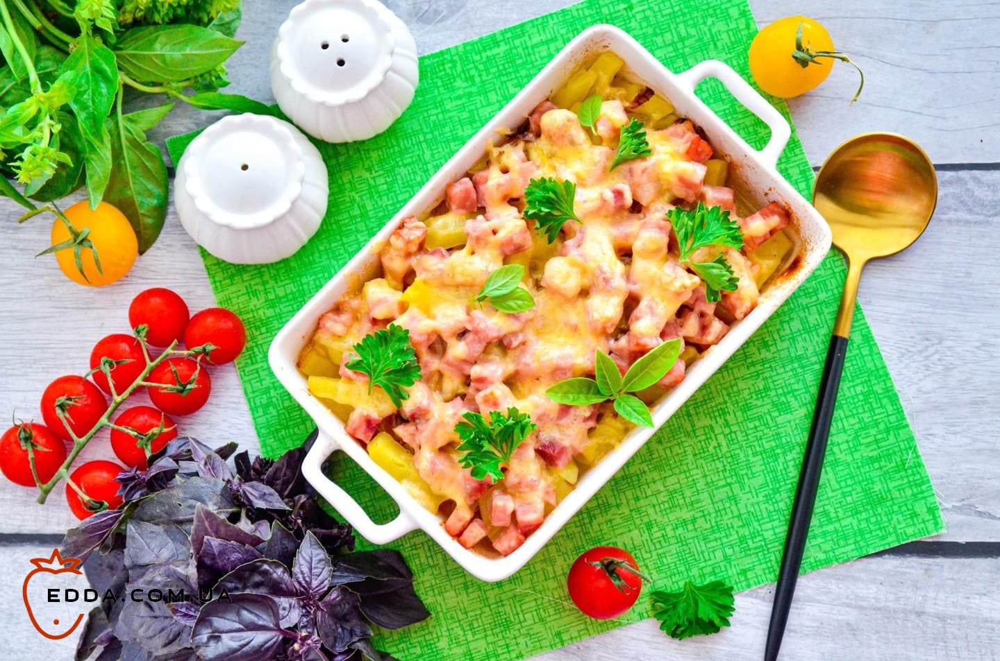 Картопля з шинкою та сиром у духовці