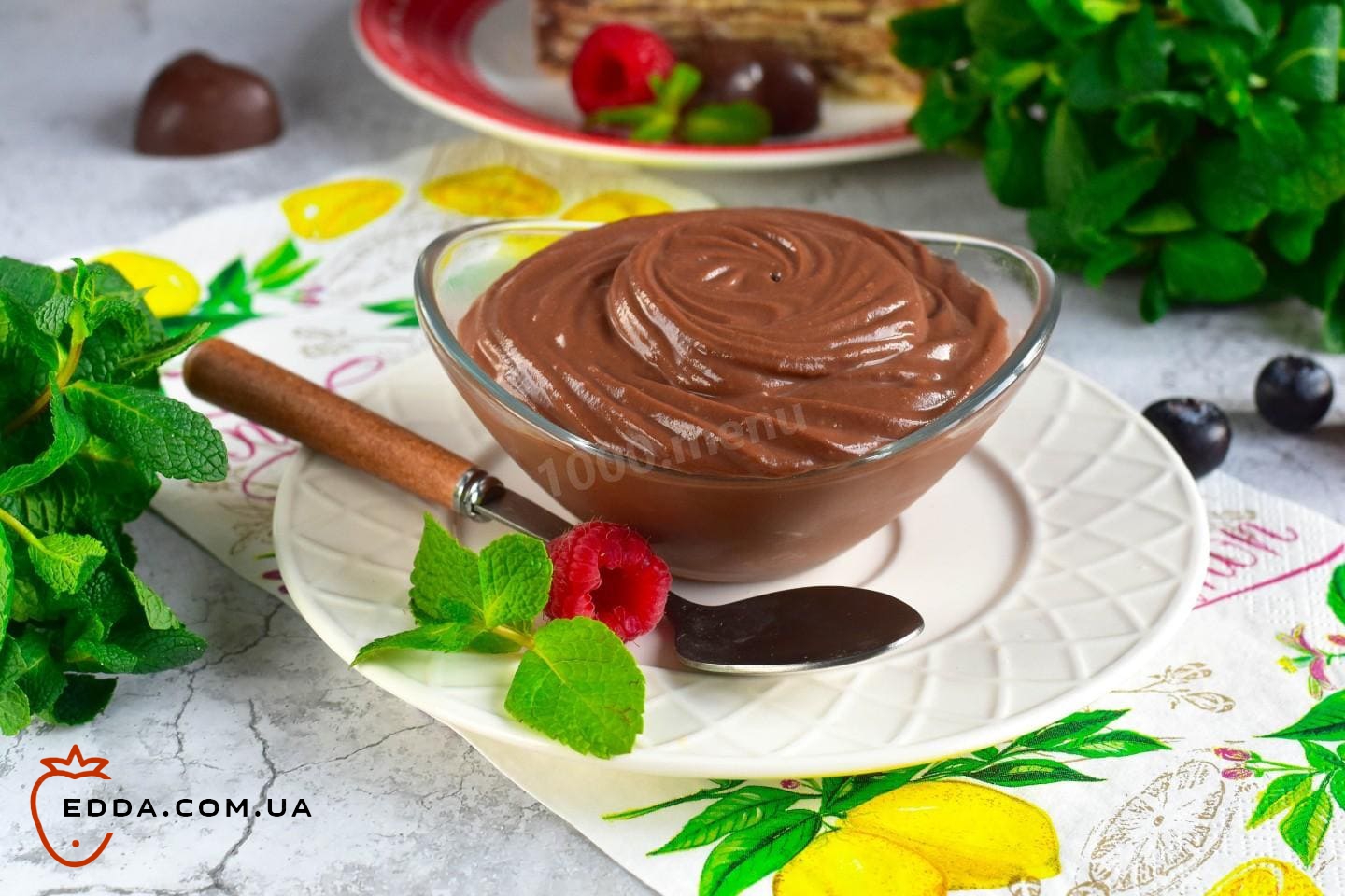 Шоколадний заварний крем для торту