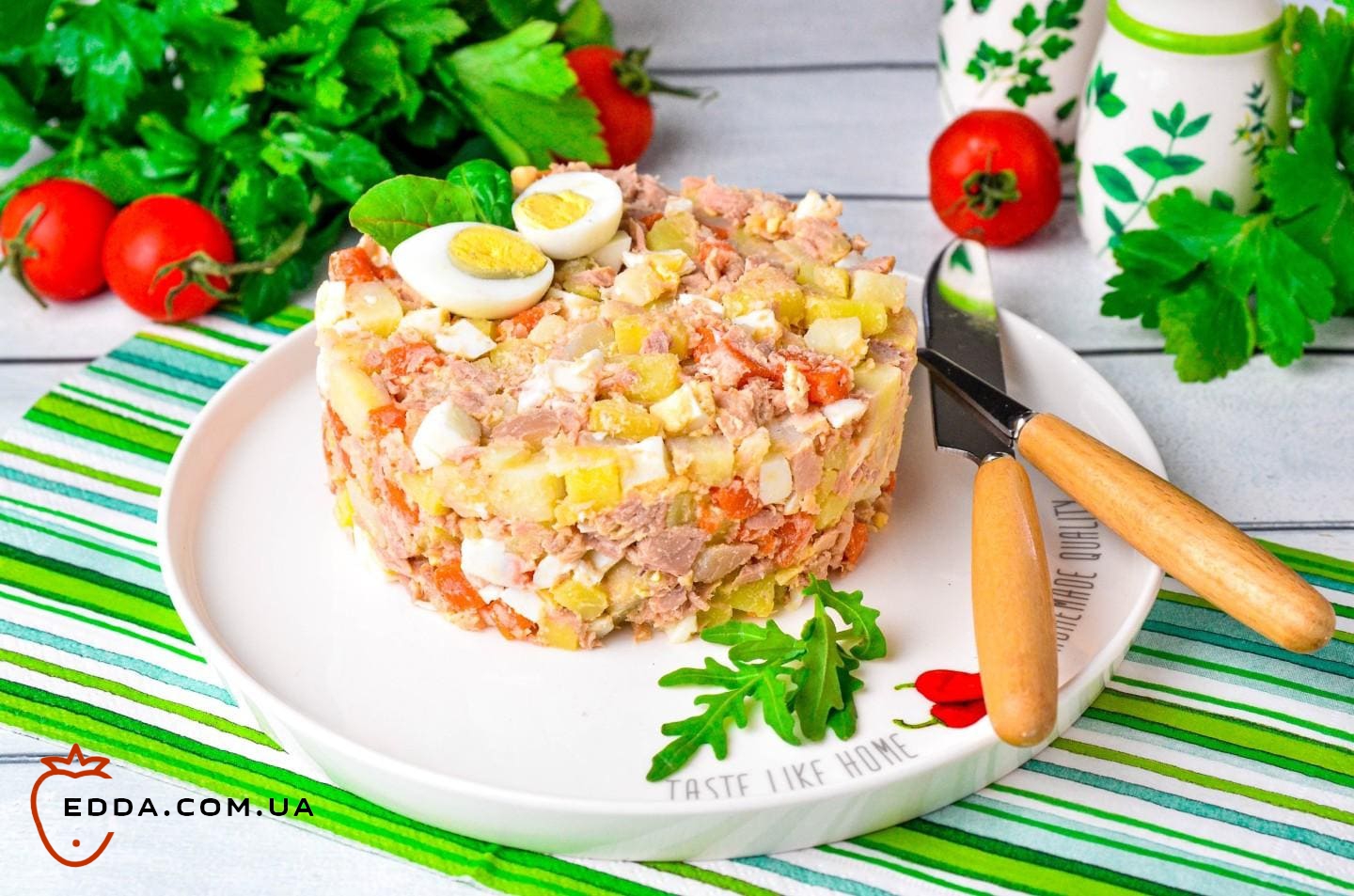 Салат рибний з картоплею класичний