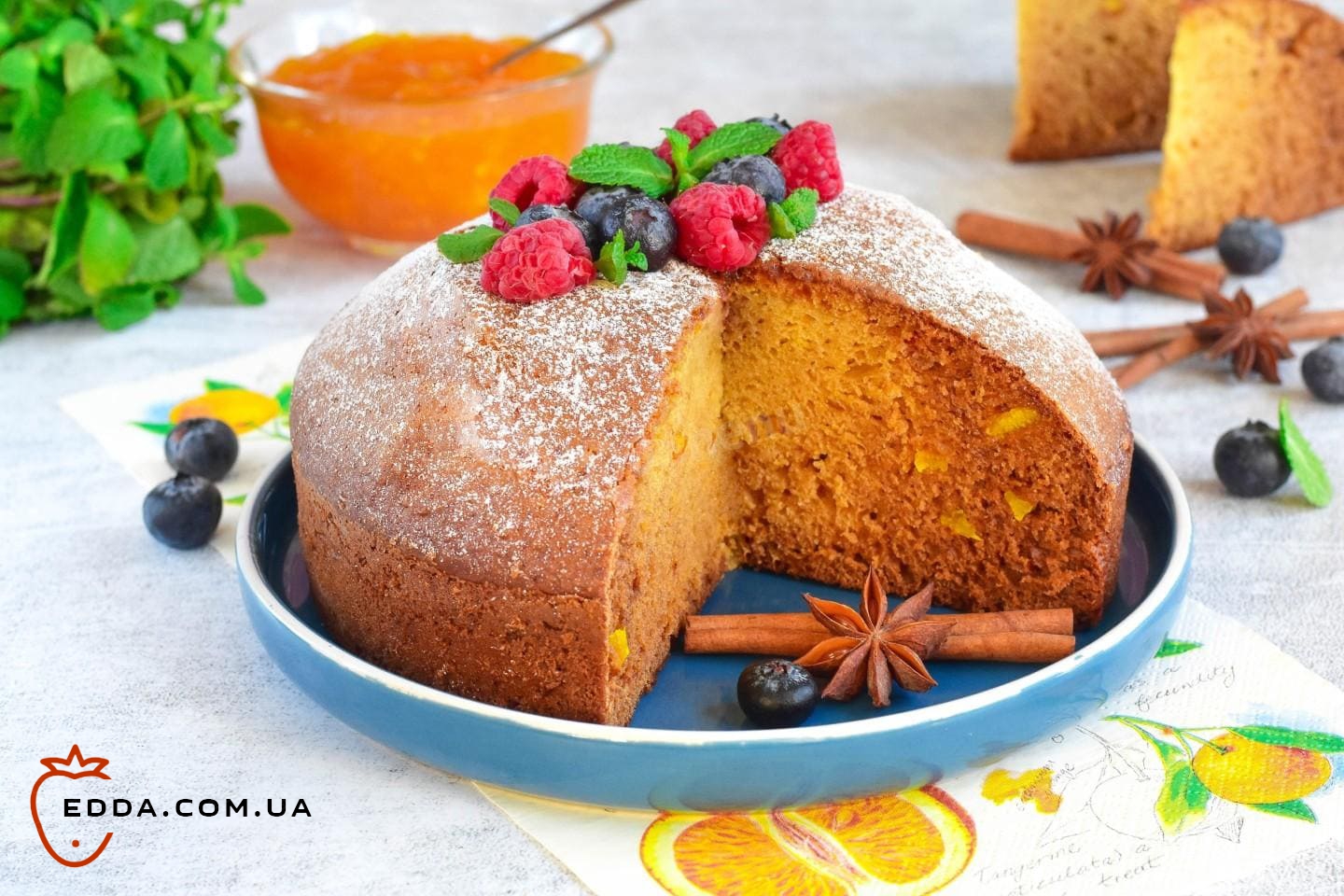 Пиріг із варенням на молоці