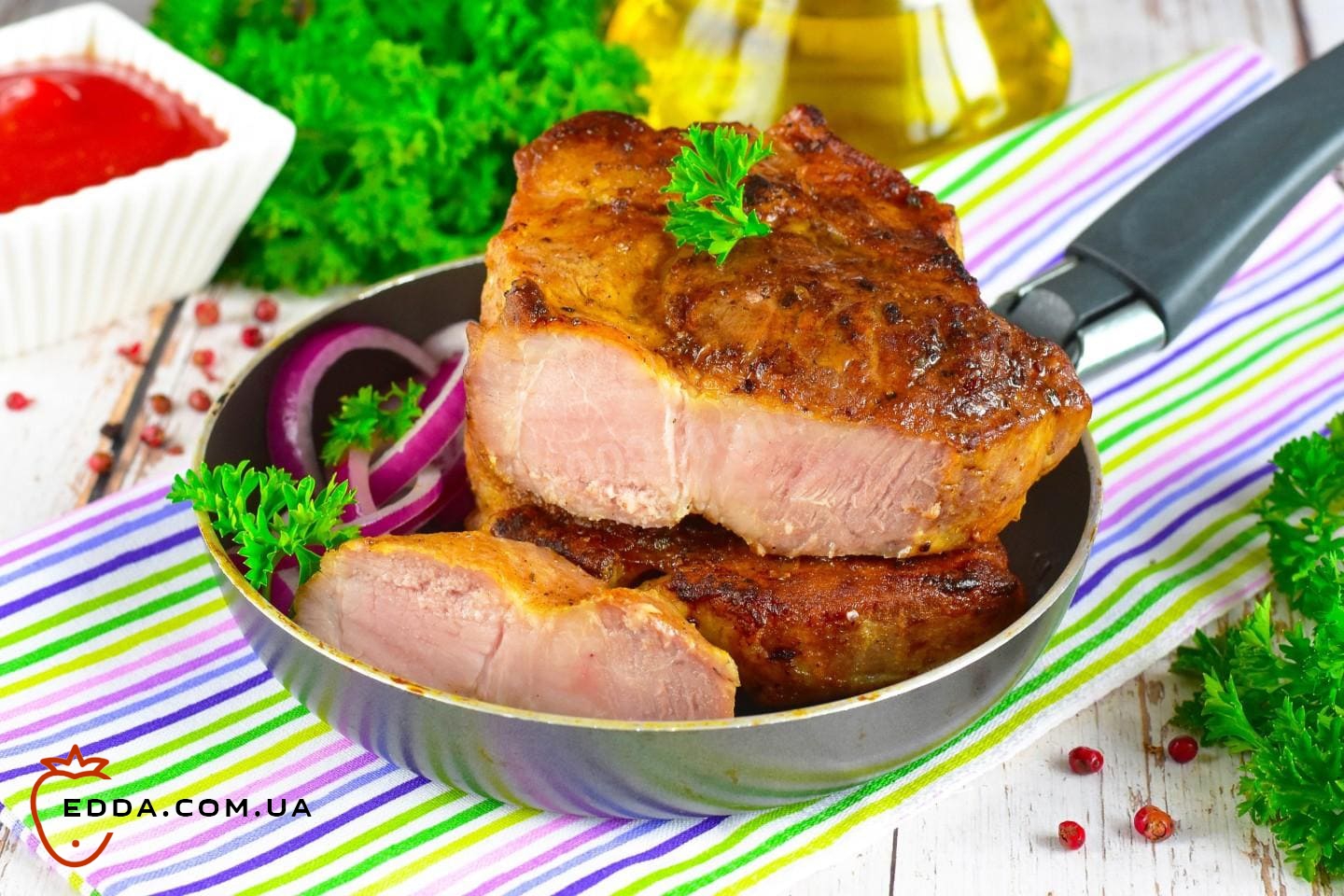 Свиняча шия на сковороді