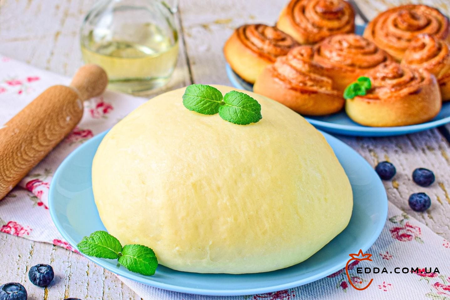 Швидке тісто для булочок на дріжджах