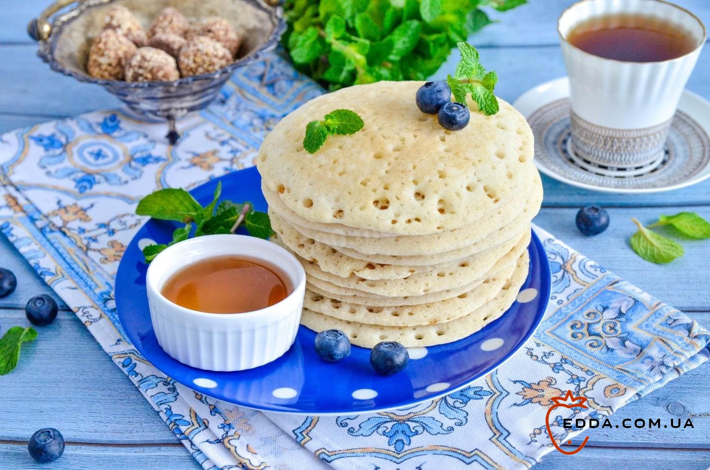 Марокканські млинці з манкою з дірочками