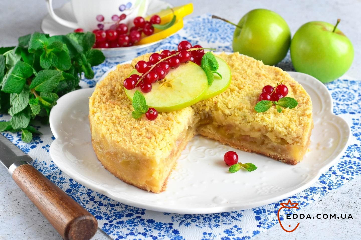 Насипний пиріг з яблуками без манки