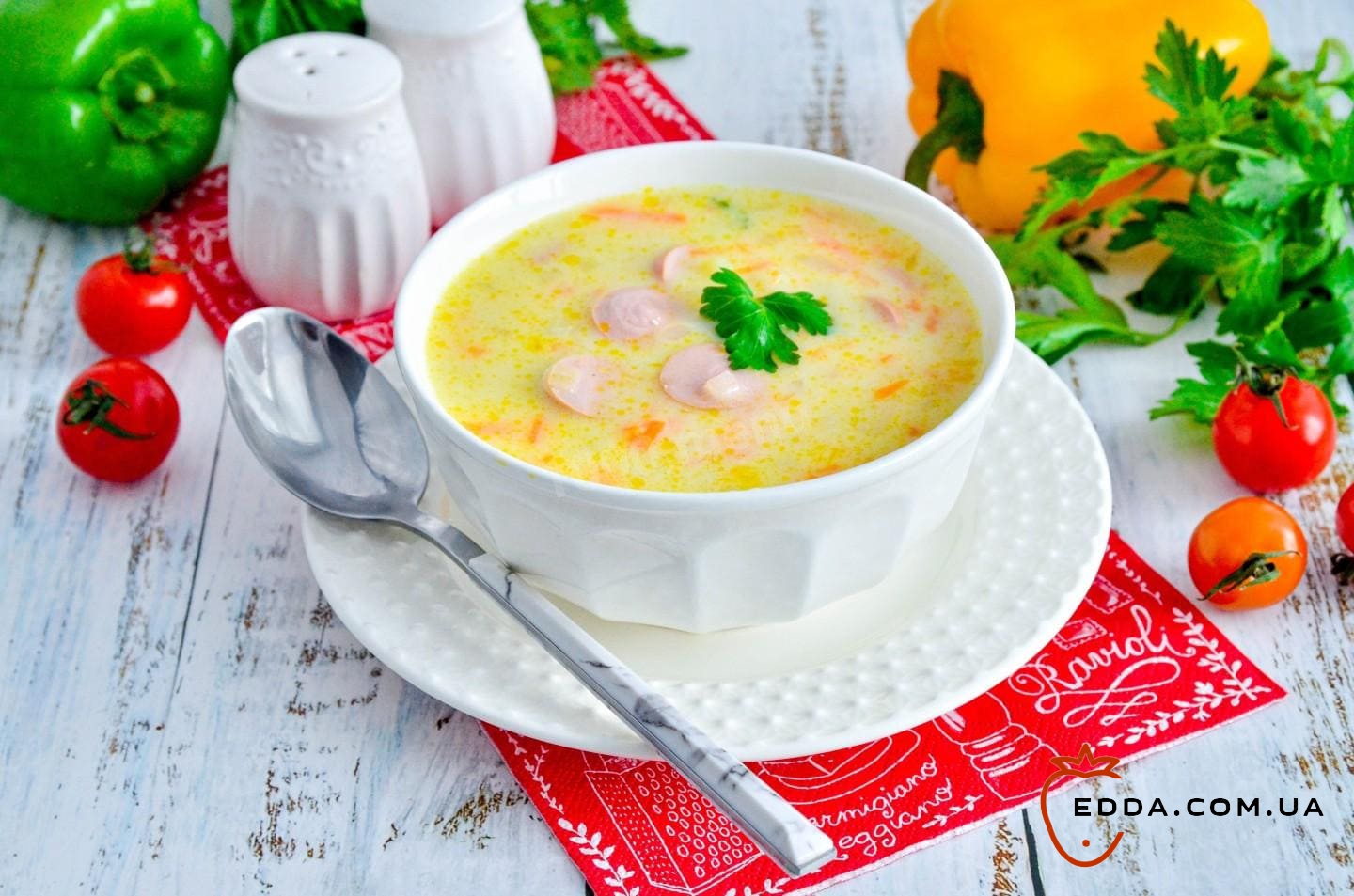 Сирний суп з сосисками
