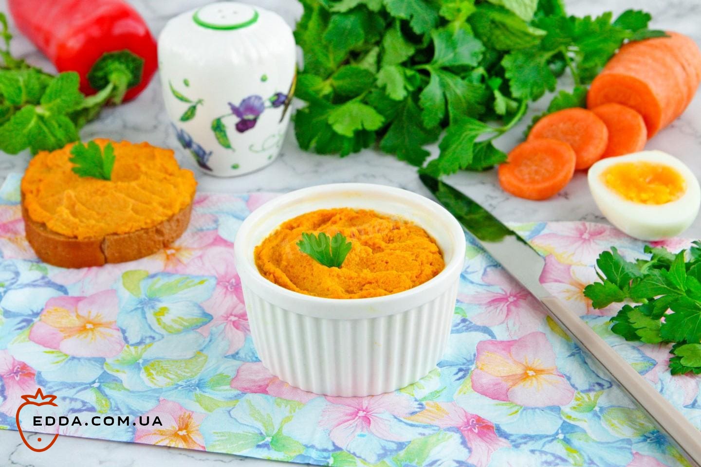 Паштет з морквою яйцем і цибулею