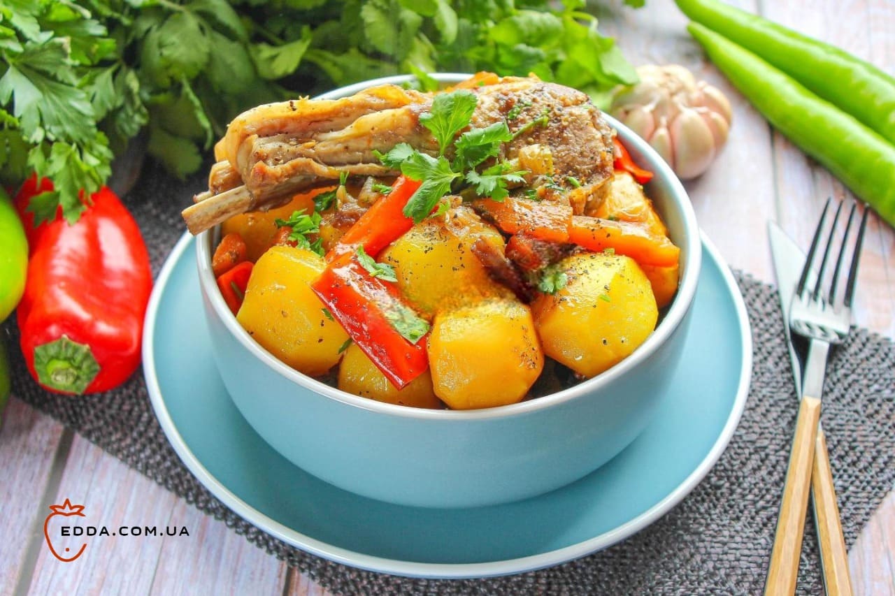 Баранина з картоплею в казані