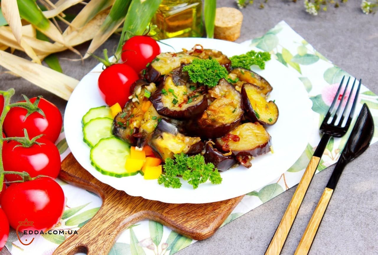 Баклажани смажені з цибулею