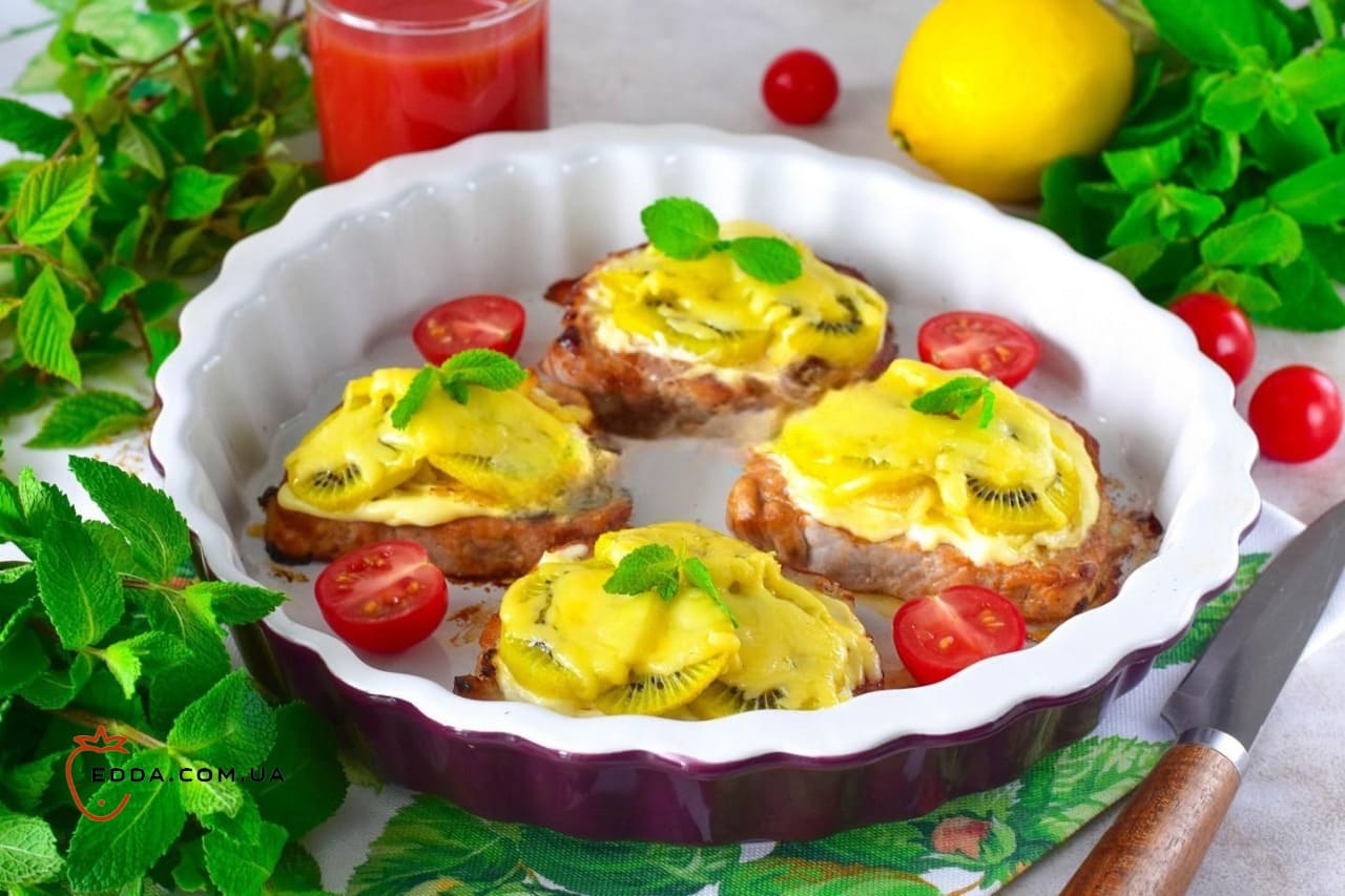 М'ясо з ківі в духовці