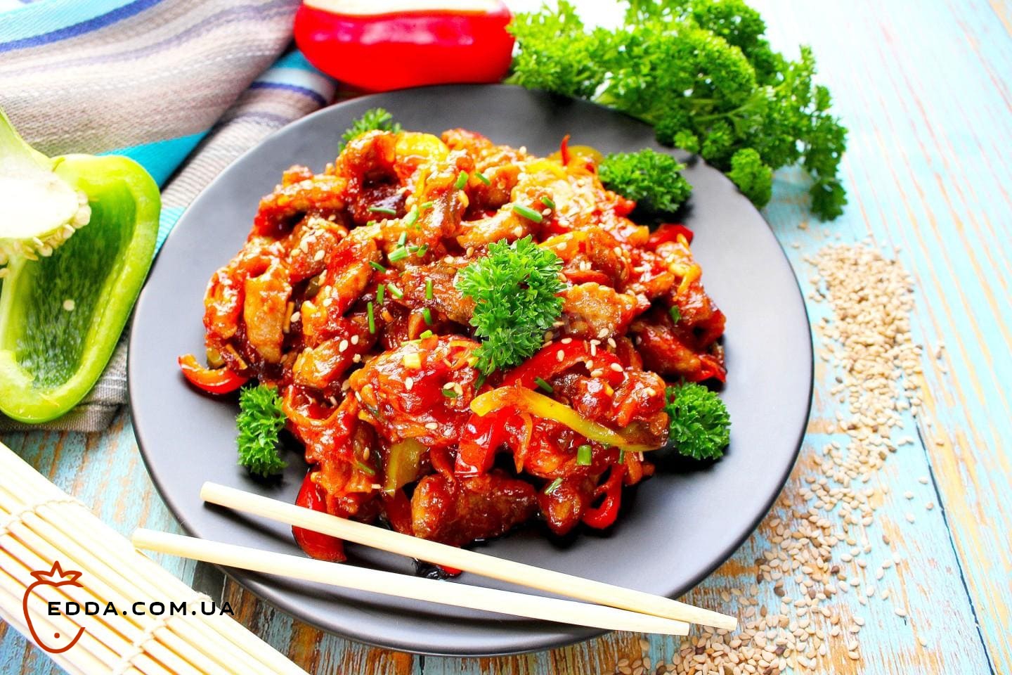 Свинина з овочами в кисло солодкому соусі