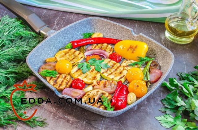 Овочі на сковороді гриль