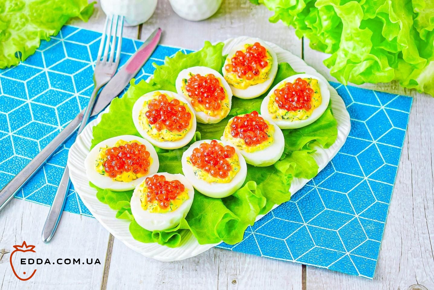 Яйця фаршировані ікрою