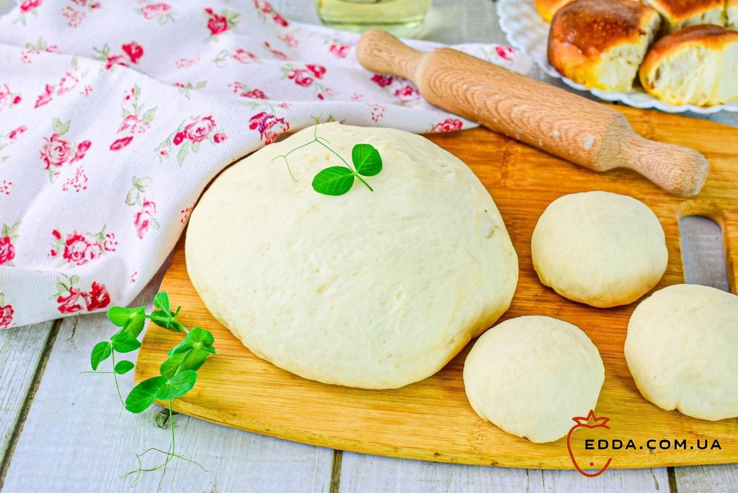 Тісто на булочки дріжджове на воді