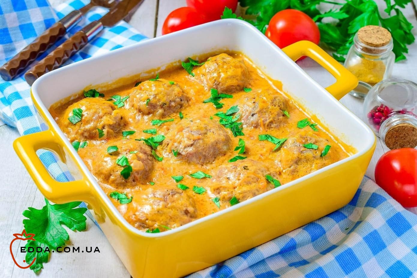 Тефтелі у вершковому соусі в духовці