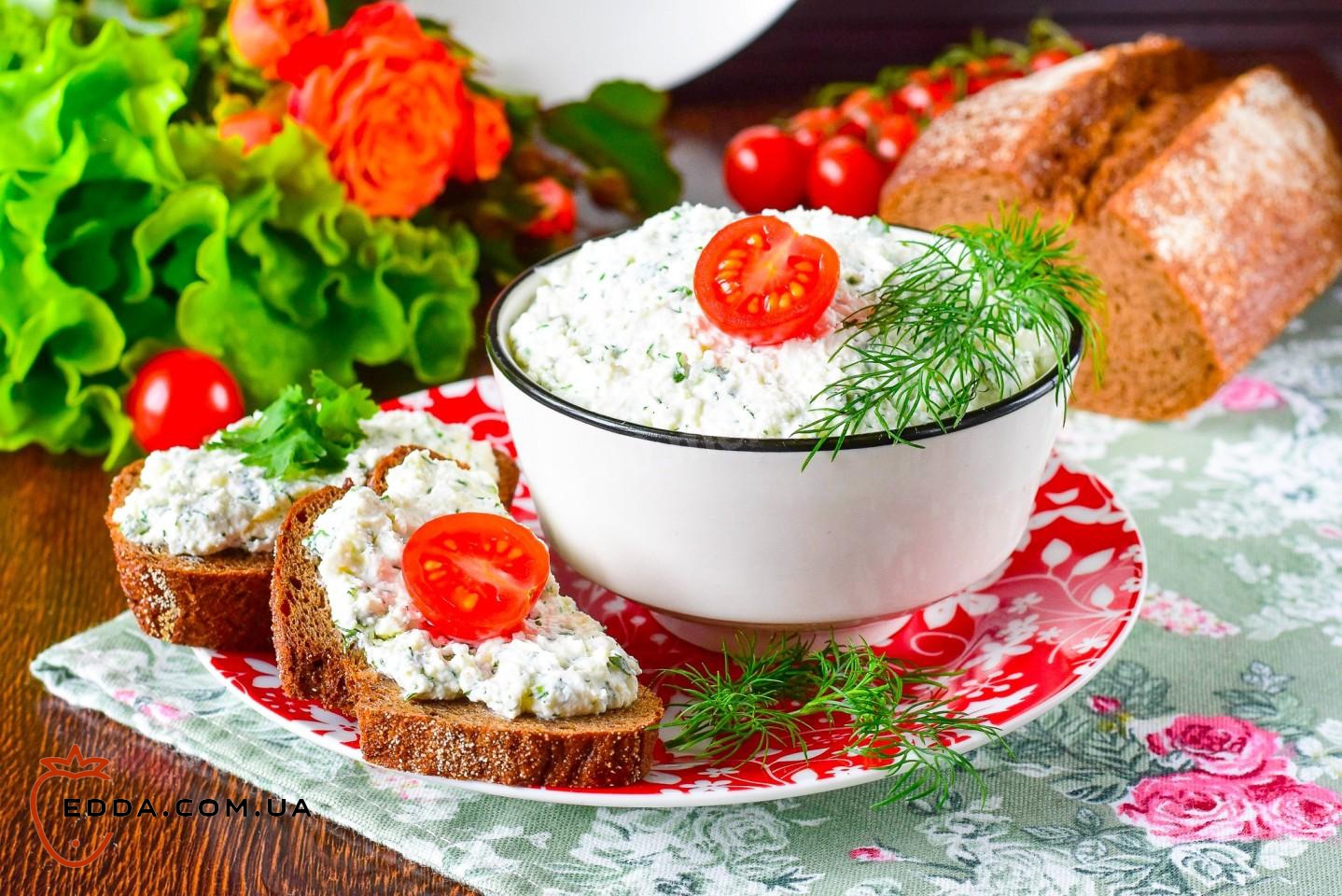 Творожна паста з зеленню для бутербродів