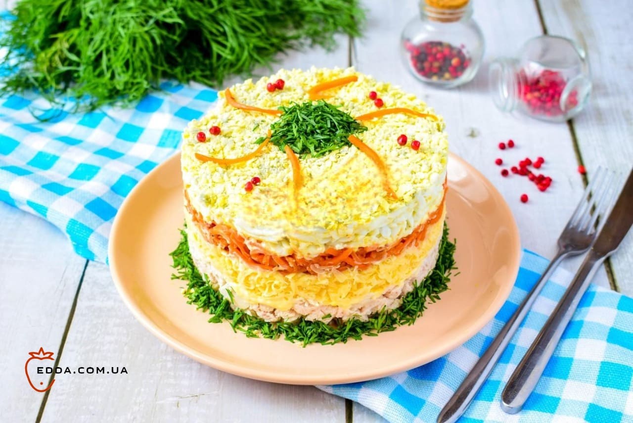 Салат з корейською морквою та куркою