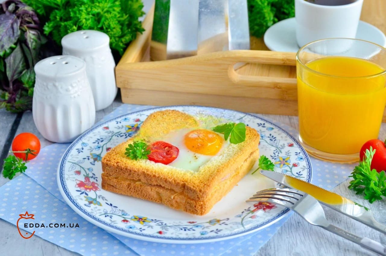 Гарячі бутерброди з яйцем у духовці