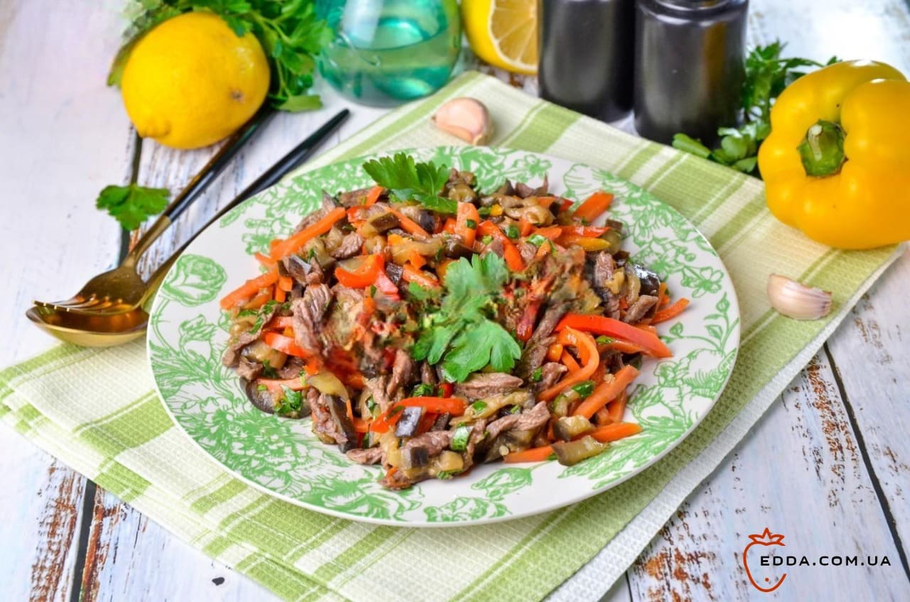 Гарячий салат із баклажанів