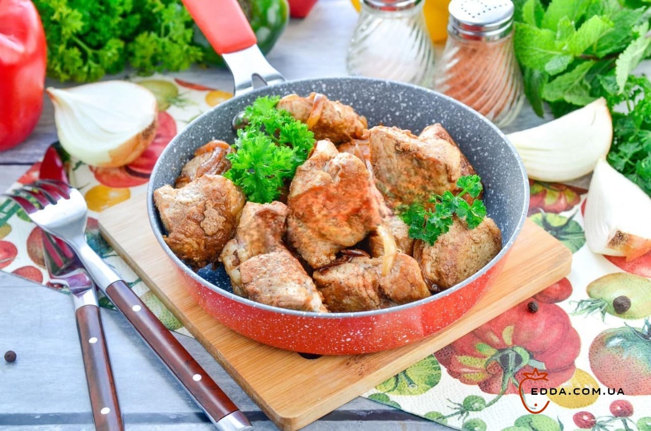 Смажене м'ясо на сковороді