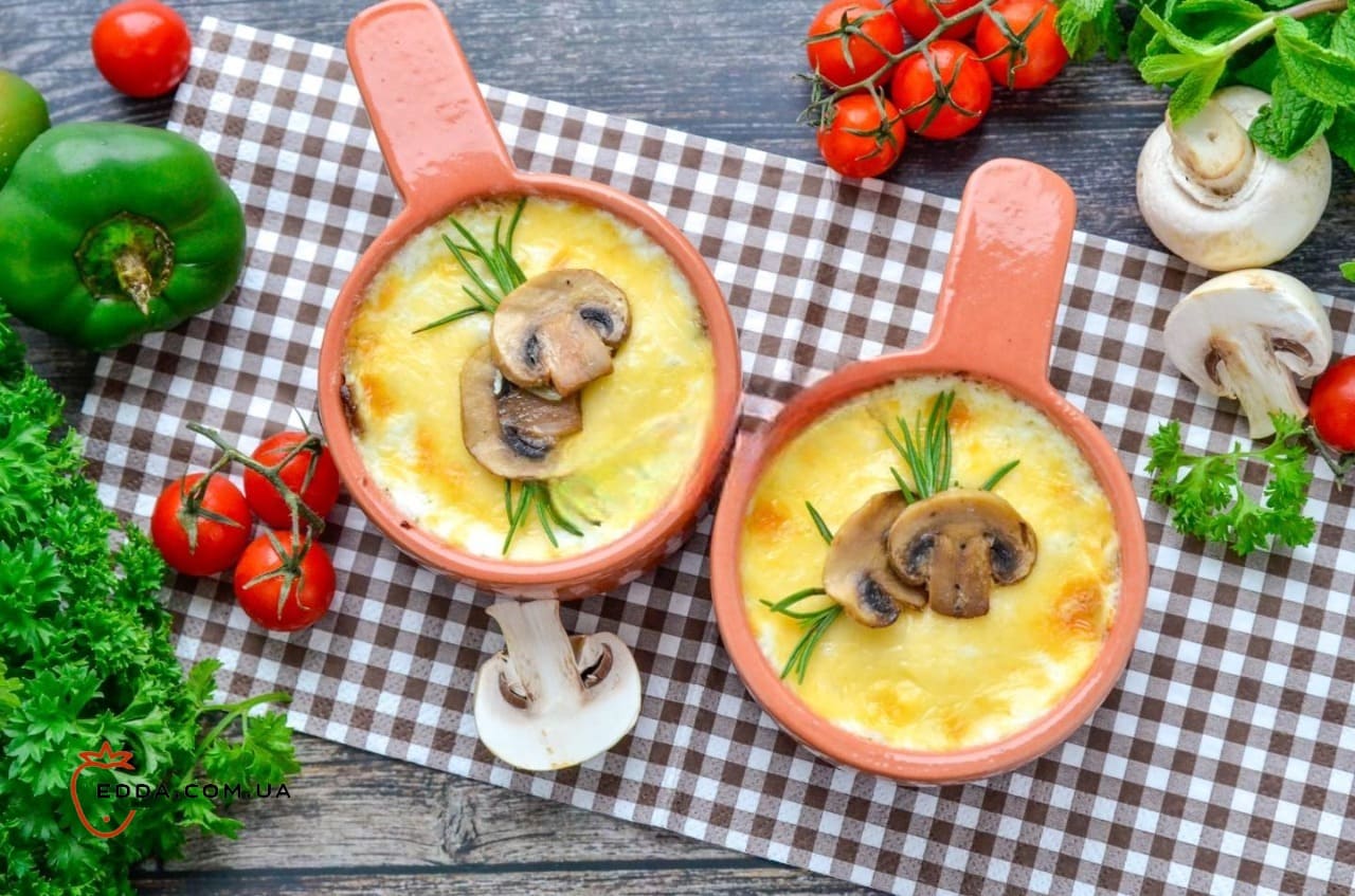 Класичний жульєн з куркою та грибами