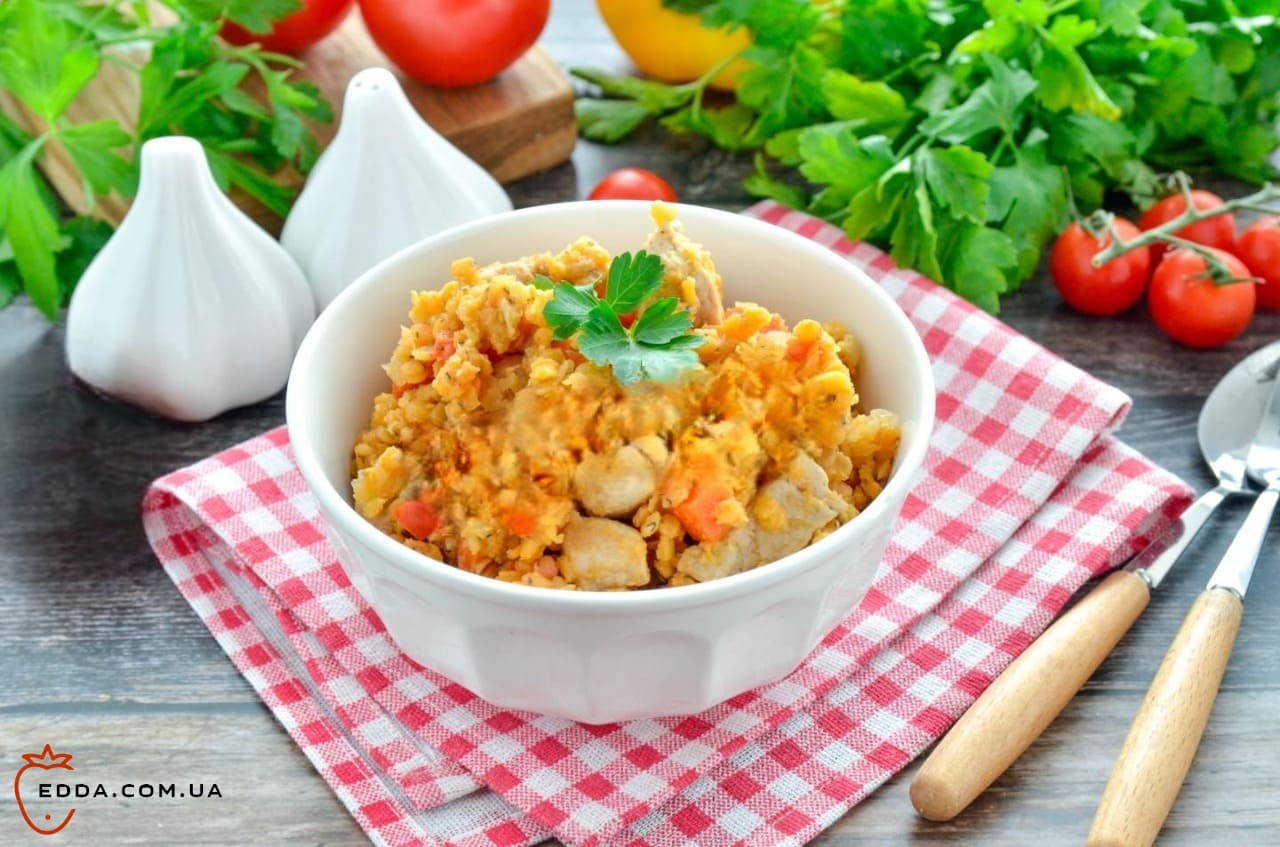 Червона сочевиця з м'ясом