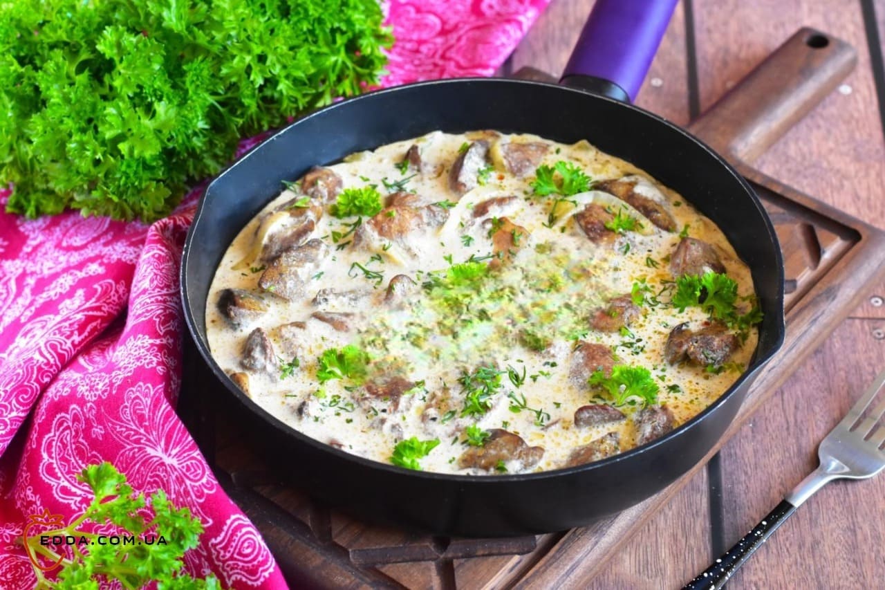 Куряча печінка в вершках