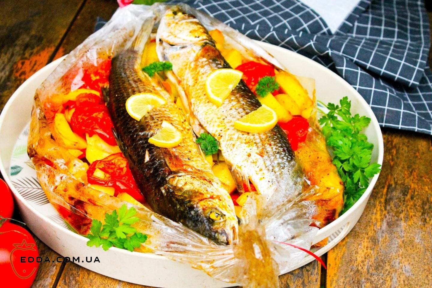Кефаль запечена в духовці цілком