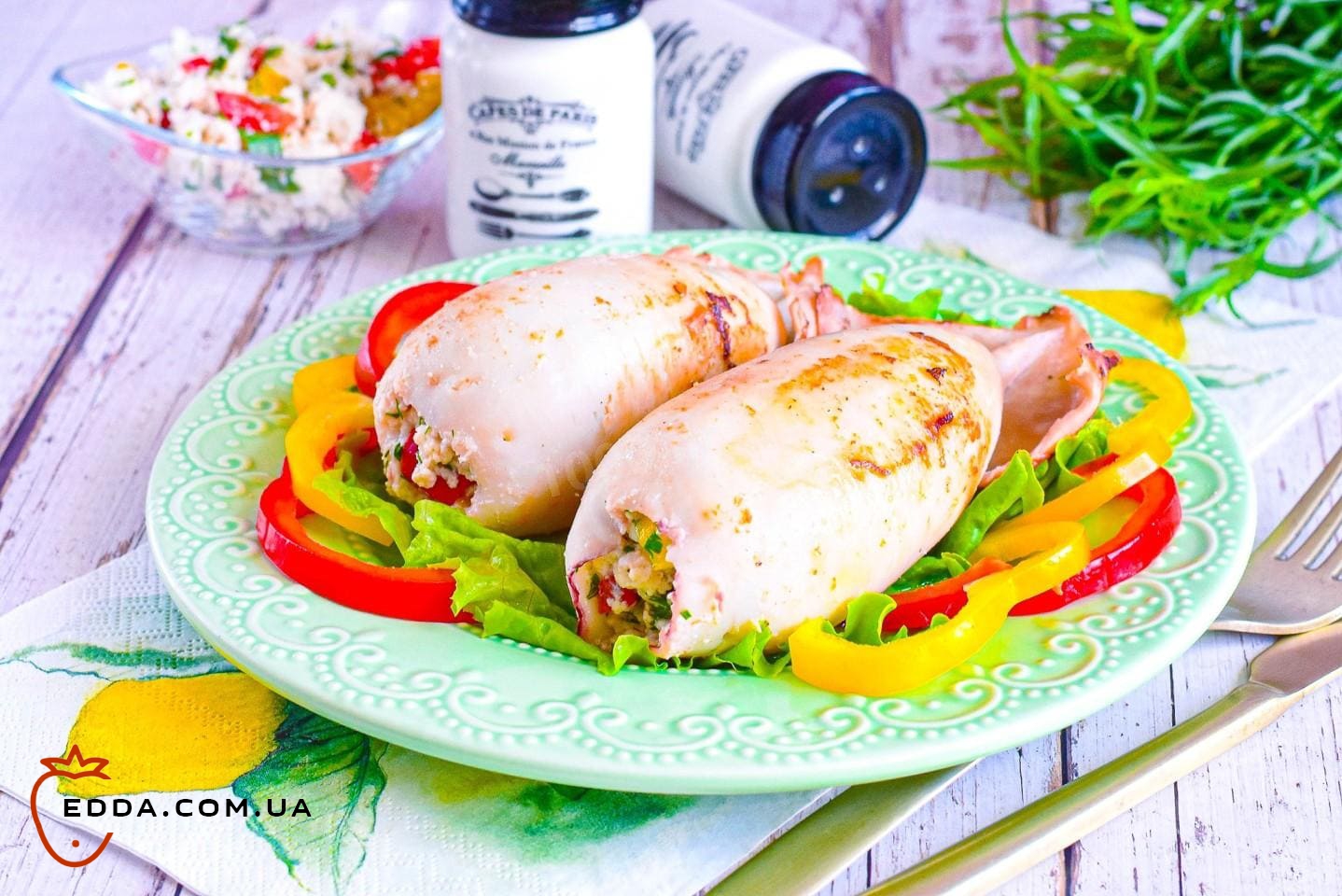 Кальмари з сиром фаршировані на сковороді