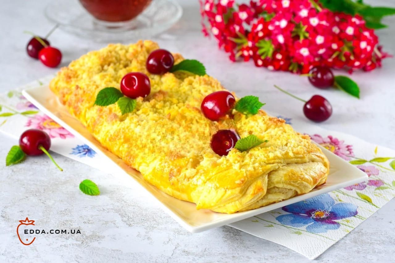 Пиріг із листкового тіста з сиром