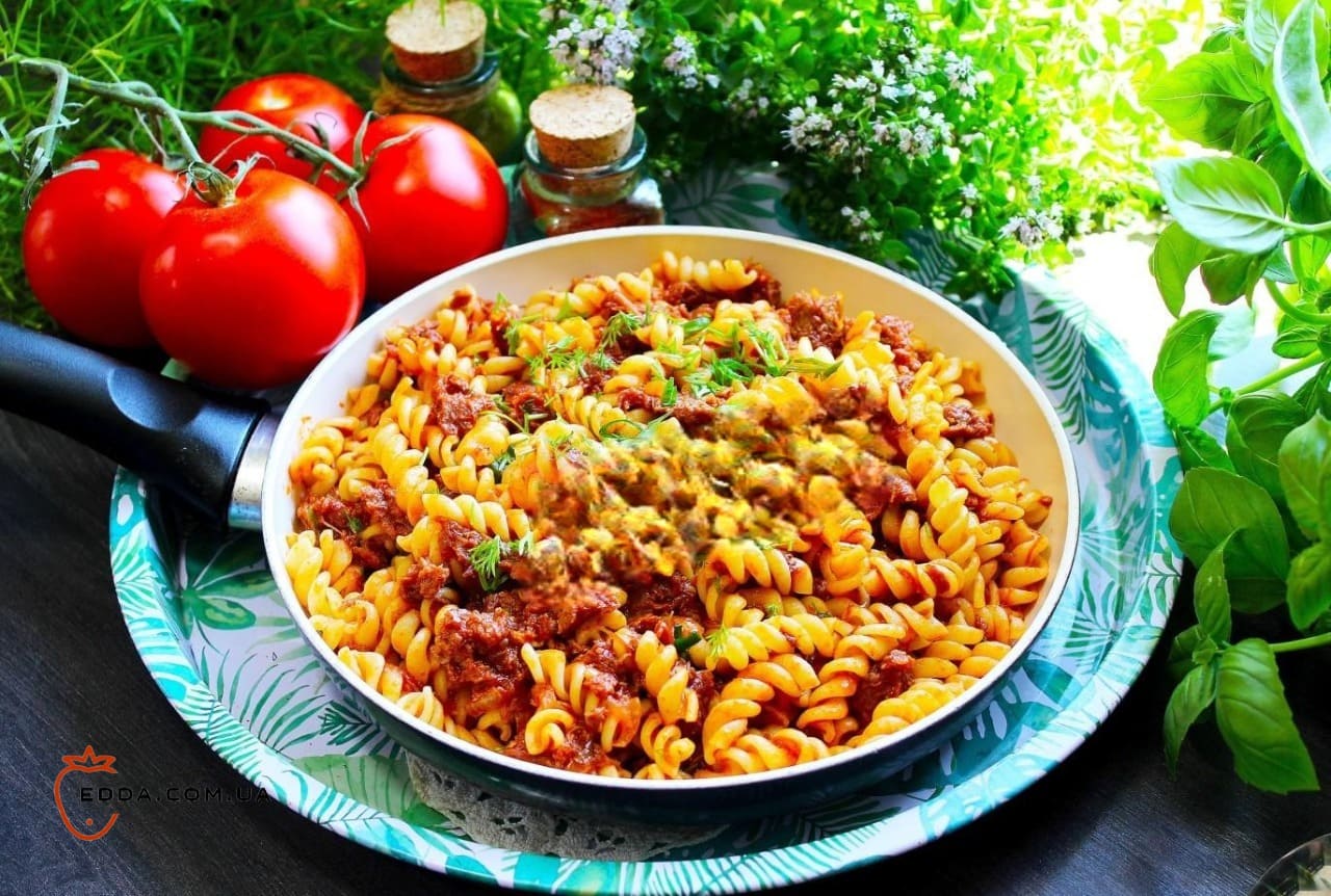 Макарони по флотськи з тушонкою