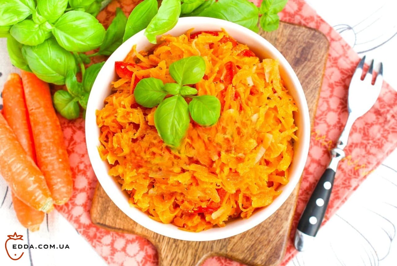 Морква тушкована з цибулею в мультиварці