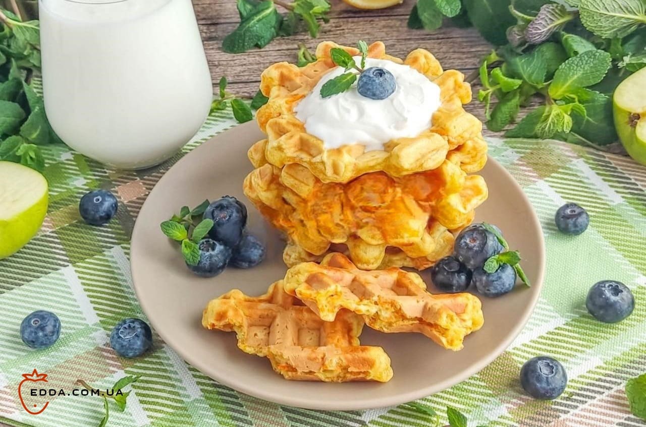 Морквяні вафлі в вафельниці