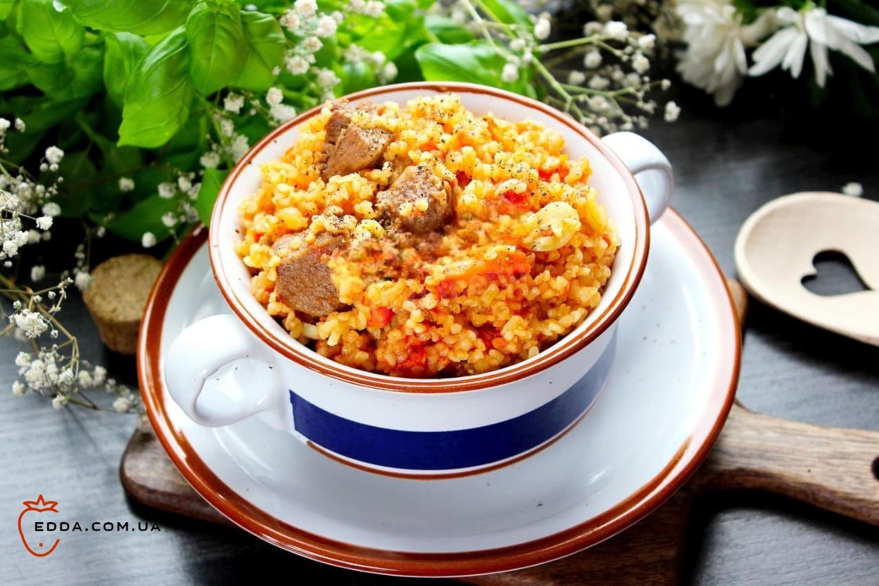 Індичка з булгуром і томатним соусом