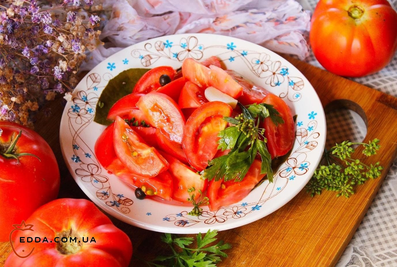 Помідори малосольні в каструлі