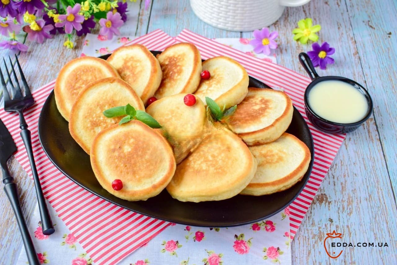 Оладки пишні на молоці з яйцем