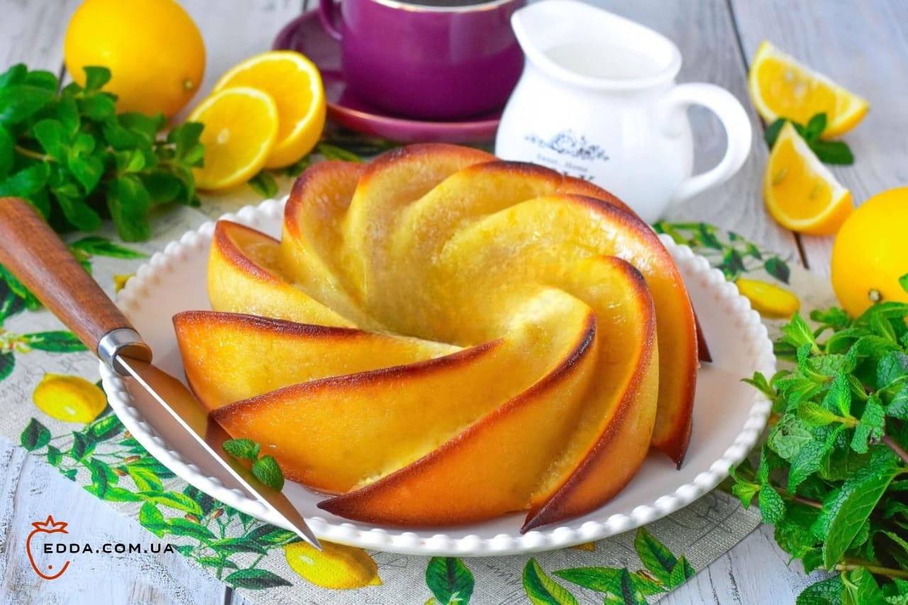 Пиріг без яєць на молоці