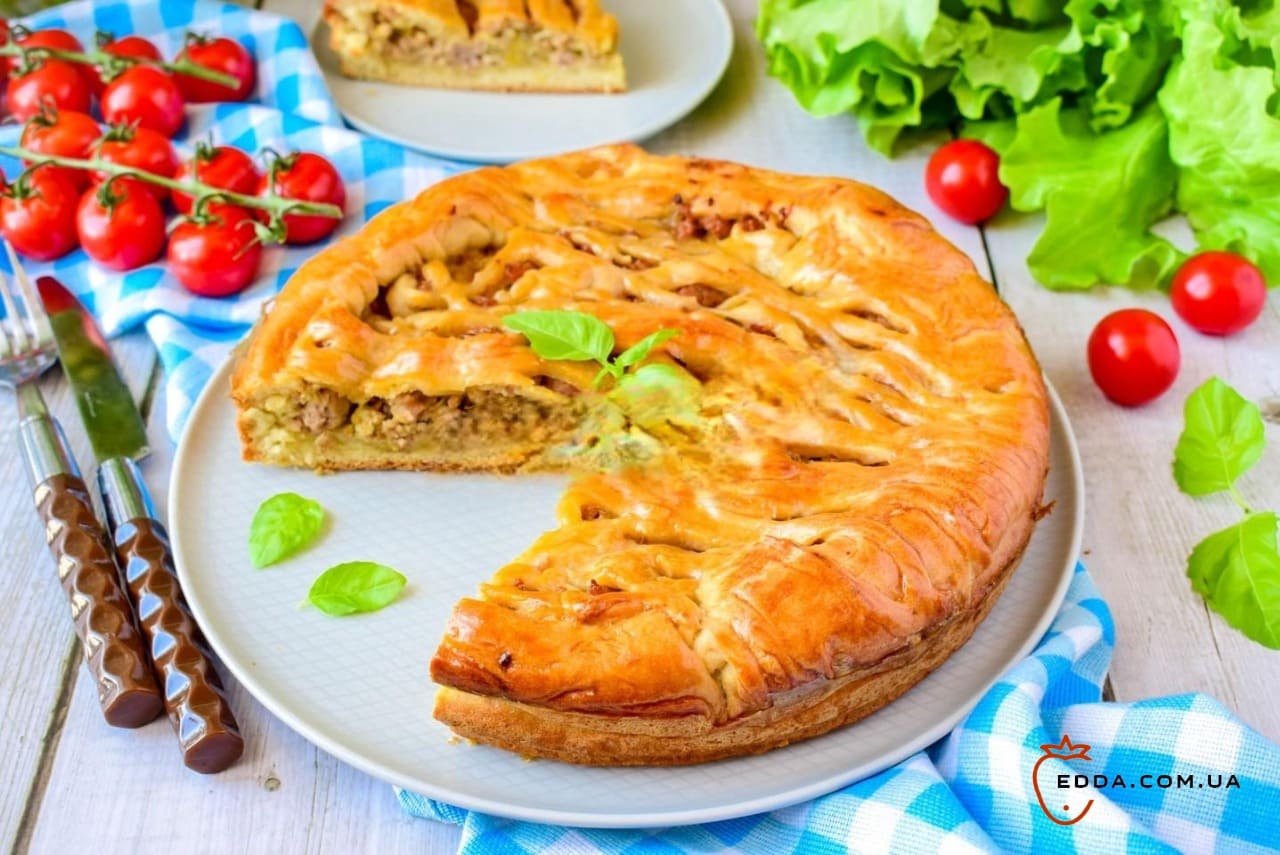 Пиріг з фаршем і капустою в духовці
