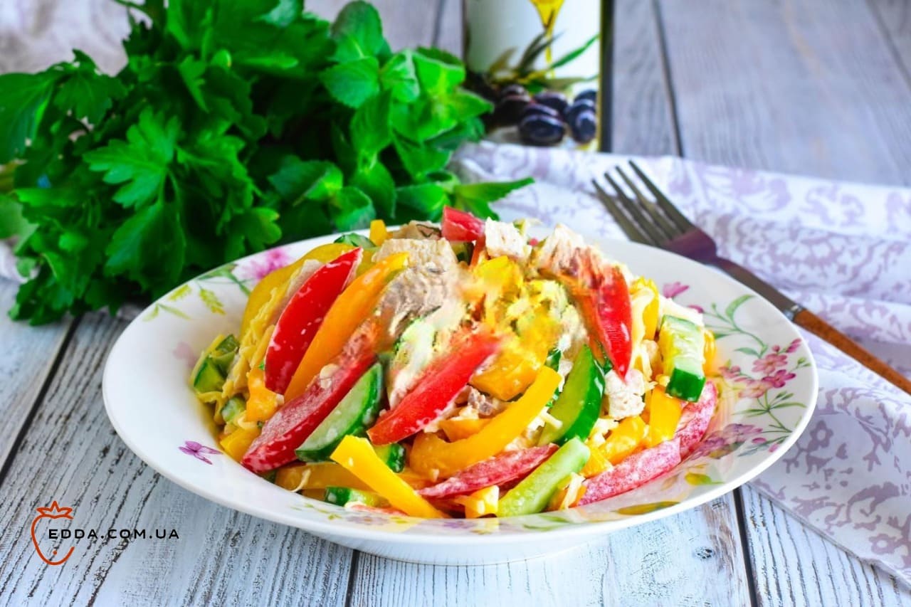 Салат з куркою та майонезом